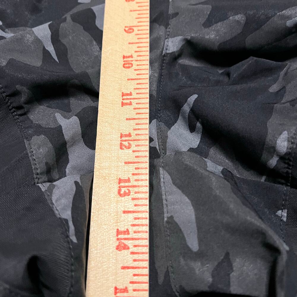 Athleta Short Womens 1X Plus  Printed Mesh Racer Run Short 4" Black Camo Lined - Picture 10 of 11
